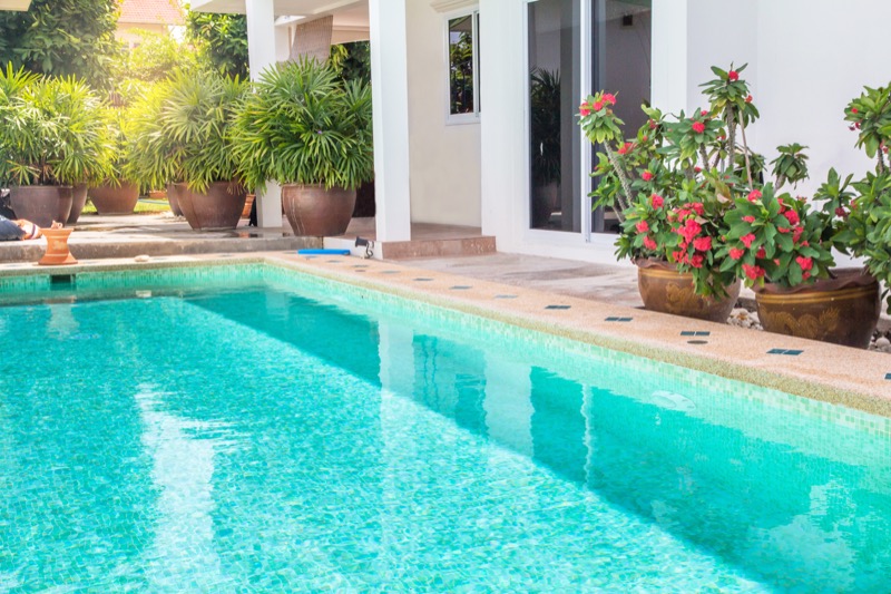 Swimming pool cleaning Mobile Alabama
