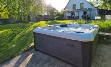 Barcelona Hot Tub