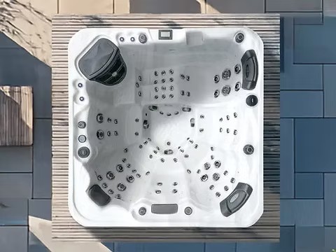 Infinity Hot Tub - Image 3
