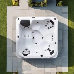 Reims Hot Tub